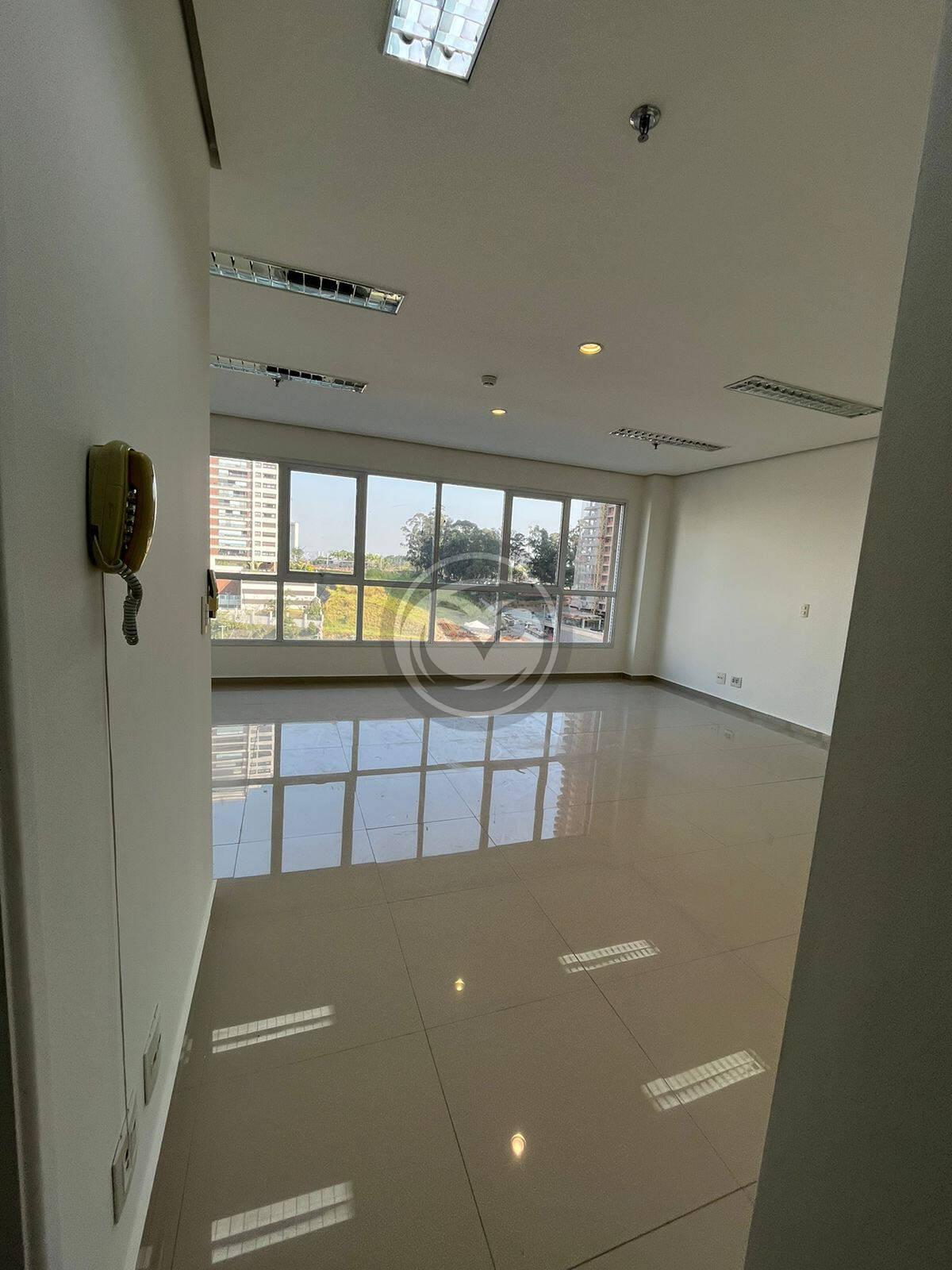 Sala Comercial para venda no Alpha Square Mall- Alphaville- Barueri